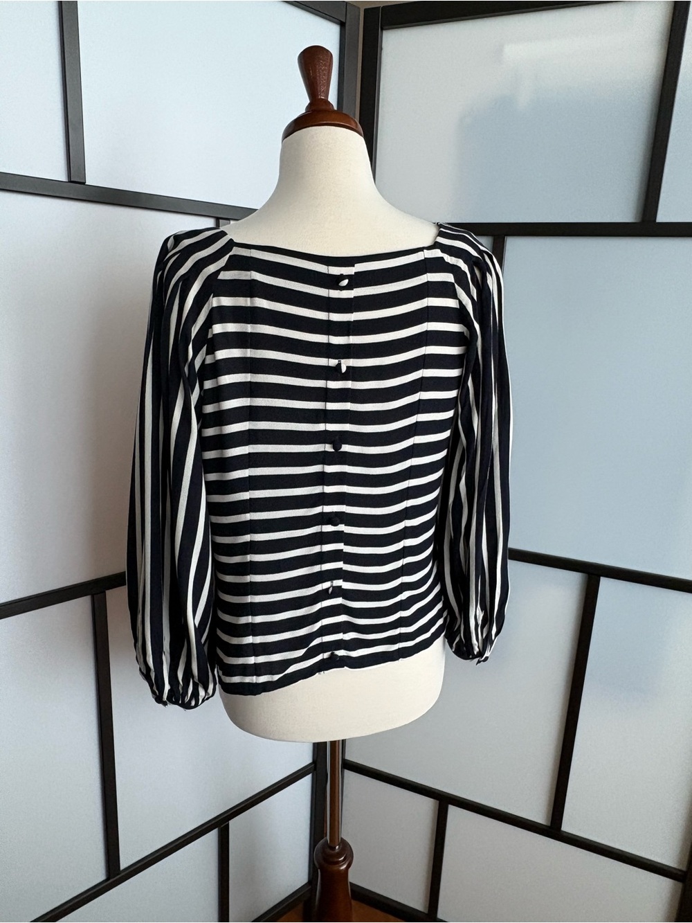 Banana Republic Striped Puff Sleeve Top Size M NWT - Picture 4 of 8